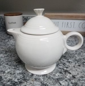 Vintage 4 Cup Fiesta White Teapot